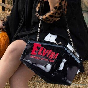 Elvira Skull Kiss Lock Deluxe Coffin Handbag Purse Black Patent Kreepsville Goth
